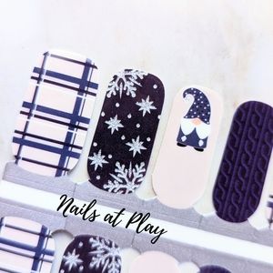 5 for $15 Nail Wraps- Winter Gnome
